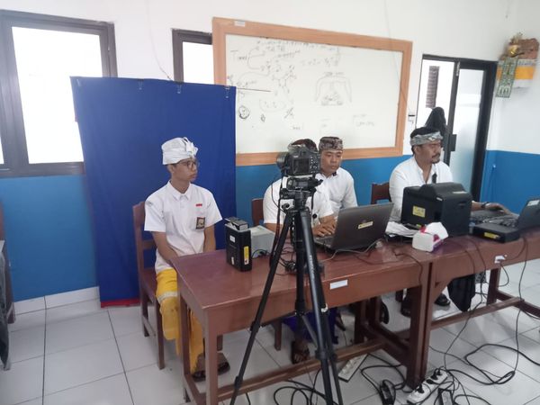 Jemput Bola Perekaman KTP-el Siswa dan Siswi di SMK TI Global