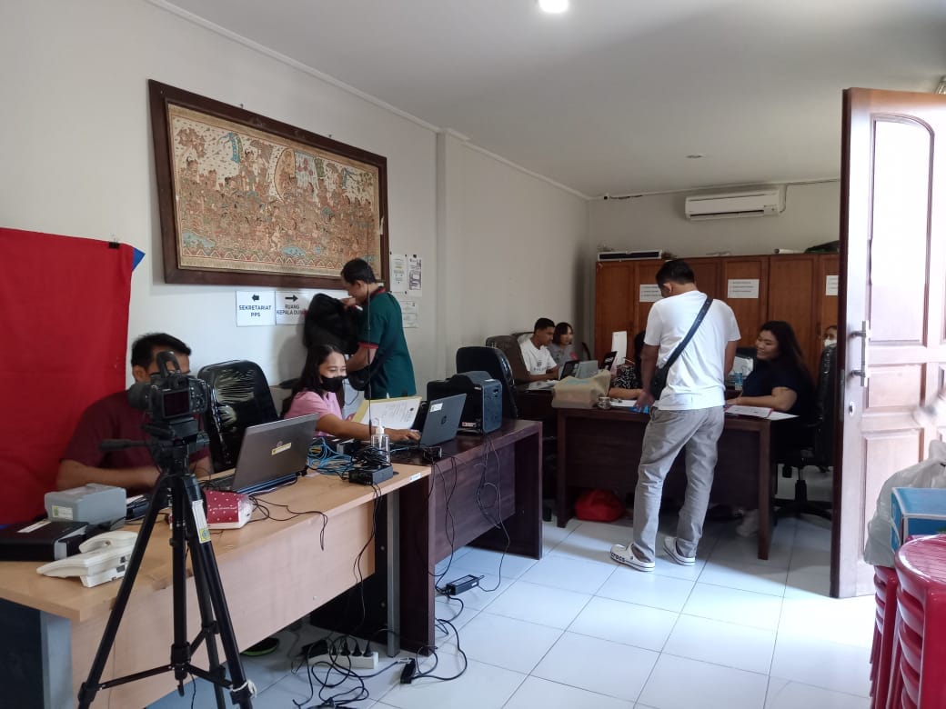 Pelayanan Jemput Bola Adminduk dengan Sistem Pelayanan Langsung Jadi (PELANGI) Desa Padangsambian Kaja