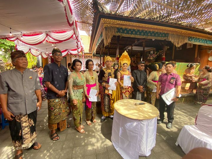 Jemput Bola Pencatatan Perkawinan Langsung Jadi di Desa Dangin Puri Kaja