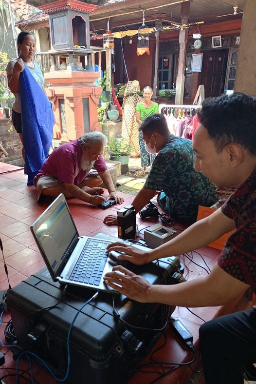 Kegiatan Jemput Bola perekaman KTP-el warga sakit di Br. Tainsiat