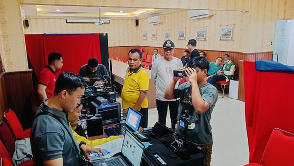 Jemput Bola PELANGI (Pelayanan Langsung Jadi) di Desa Peguyangan Kaja