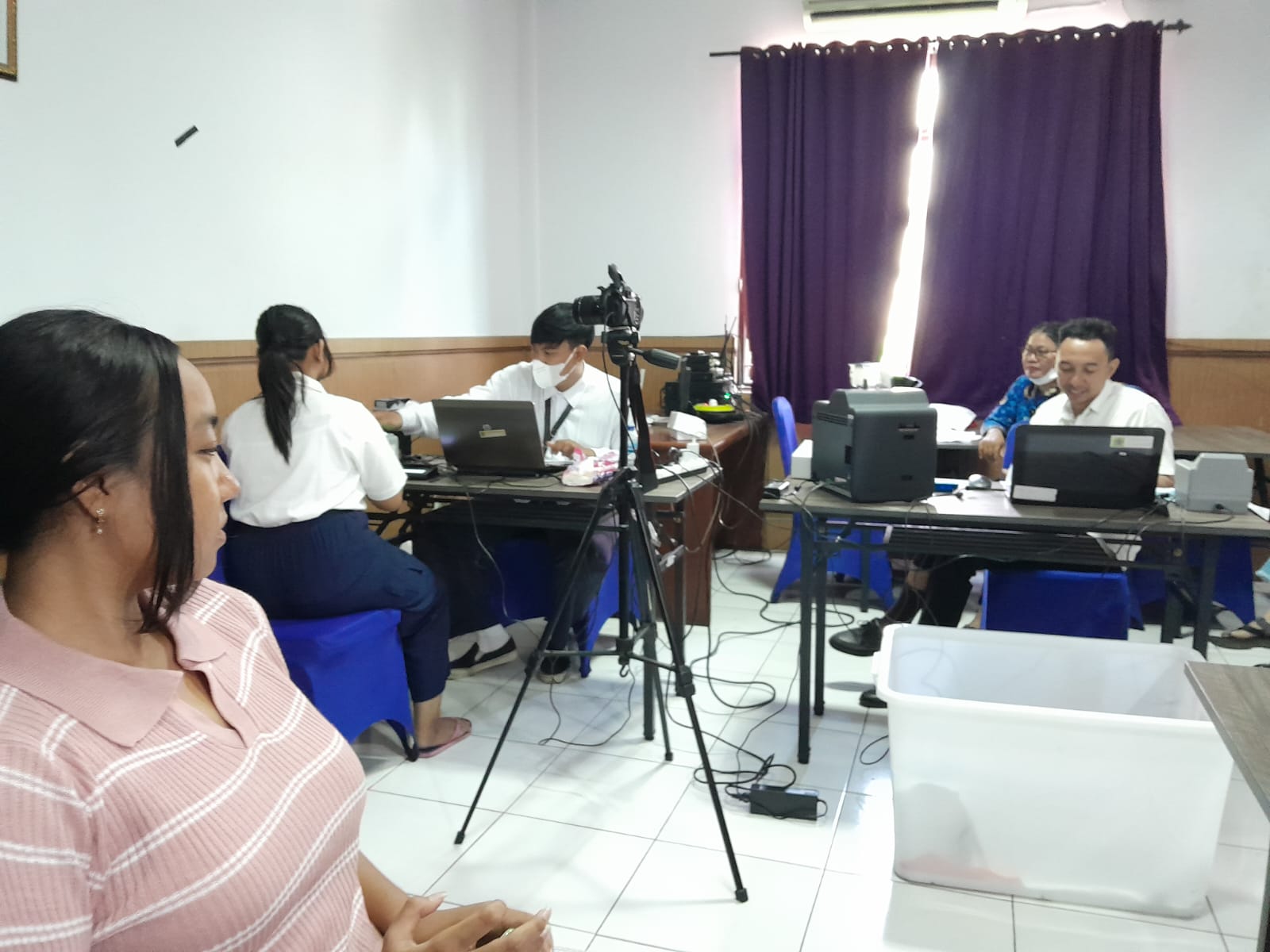 Kegiatan Jemput Bola KTP-el di Desa Peguyangan Kangin