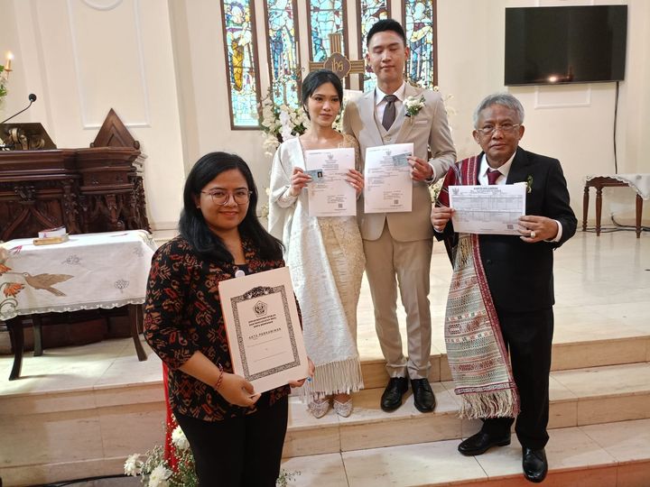 Pencatatan Perkawinan Langsung Jadi di GKPB Dhyana Pura, Seminyak, Kuta -Badung 