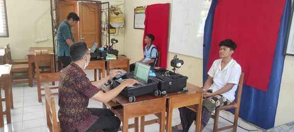 Perekaman KTP-el di SMAN 8 Denpasar