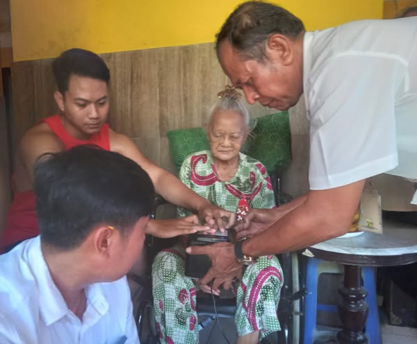 Jemput Bola (JB) Perekaman KTP-el untuk Lansia di Sanur Kaja