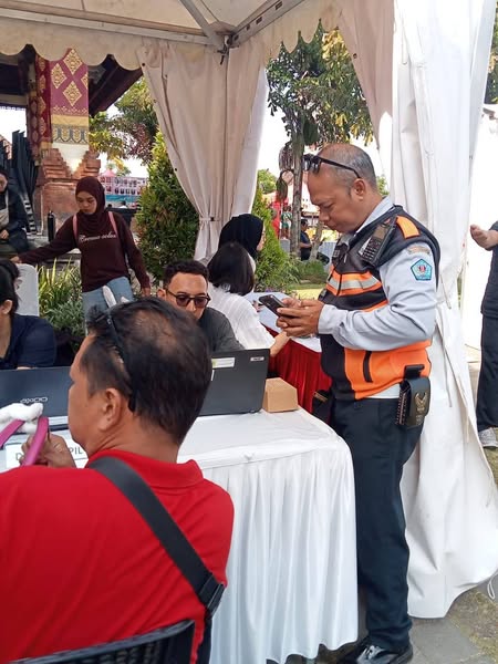 Pelayanan Praja Grahasta di Desa Adat Renon