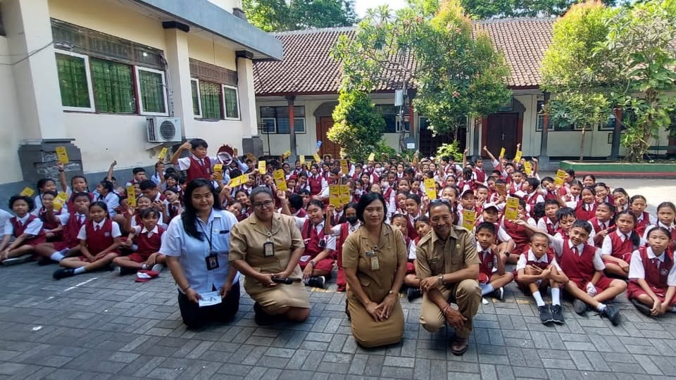 Publikasi Lapangan Kemanfaatan Kartu Identitas Anak (KIA) di SD Negeri 2 Sesetan 