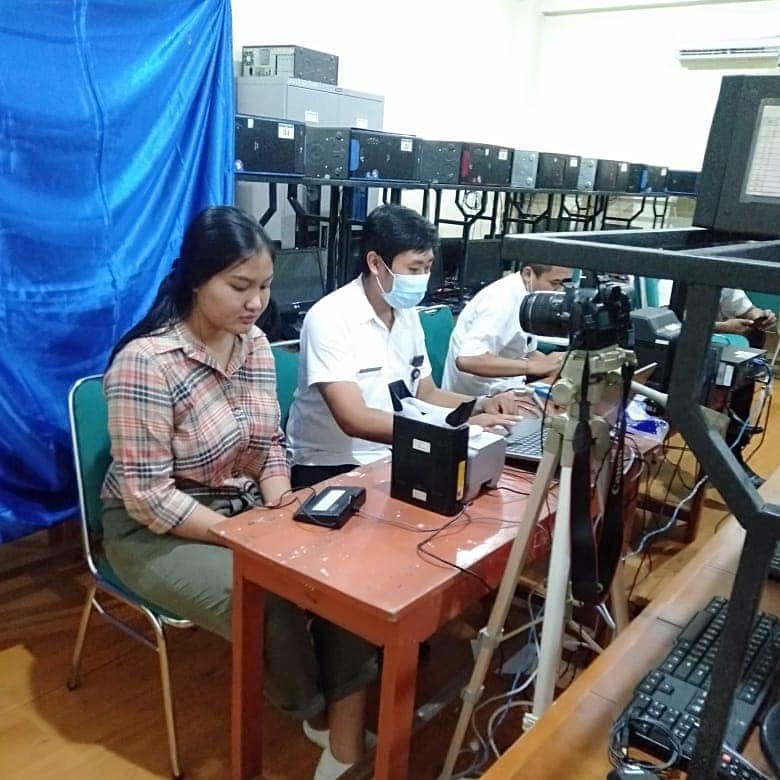 Perekaman KTP-el di SMK 1 Saraswati Denpasar