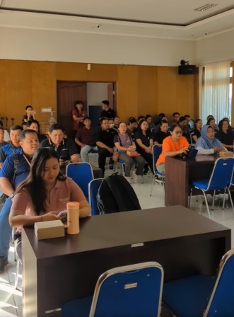 Uji Coba Aplikasi Perlinsos di Kantor Desa Padangsambian Kaja