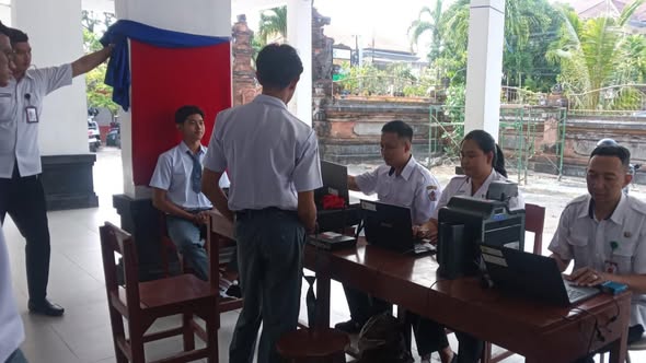 Jemput Bola Perekaman KTP-el dan Aktivasi IKD di SMAN 5 Denpasar
